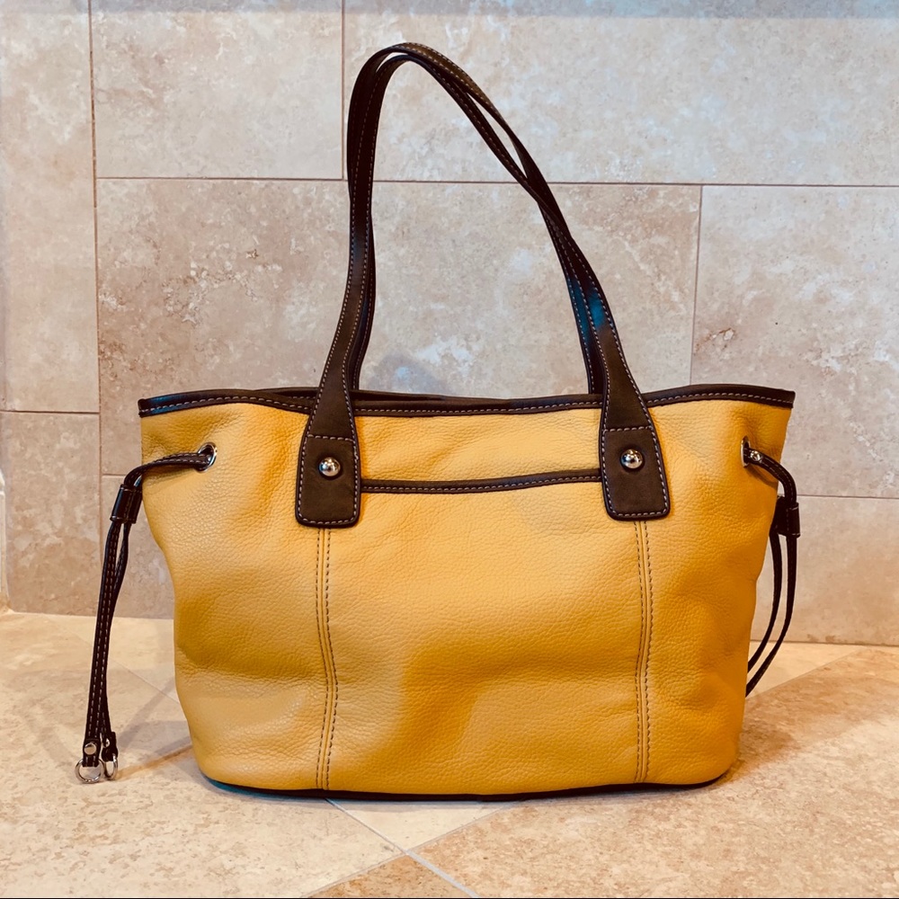 Tignanello Mustard Leather Purse - Picture 2 of 10